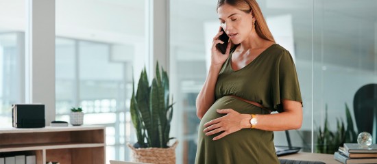 Salariée enceinte : la rupture de sa période d’essai doit être justifiée